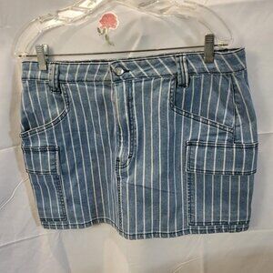 Venus, New, Women's White & Blue, Cargo Style, Mini Skirt, size 14